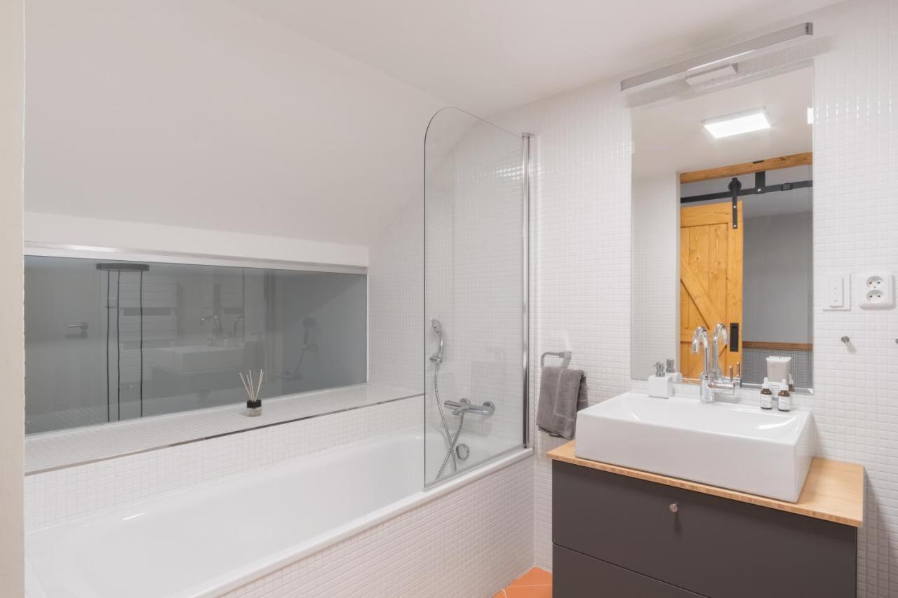 Days - Loft - Parking - 4 Min Wenceslas Sq Lejlighed *